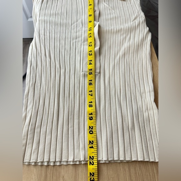 NEW GOOD AMERICAN Women’s Ribbed-Knit Polo Sweater in Ecru Sz 00/0 - Picture 10 of 13